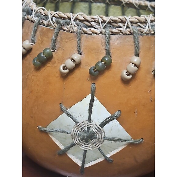 Gourd basket Woven Handle Beaded VTG signed & dated - Picture 3 of 7